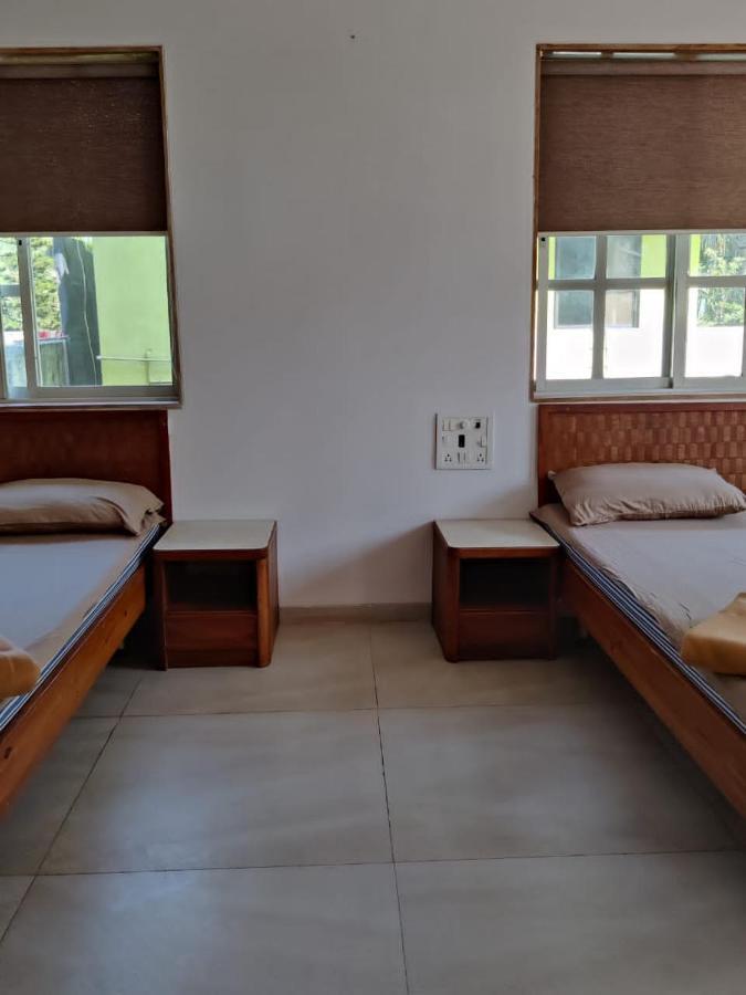 White House Beach Resort, Nagaon Экстерьер фото