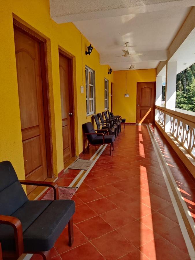 White House Beach Resort, Nagaon Экстерьер фото