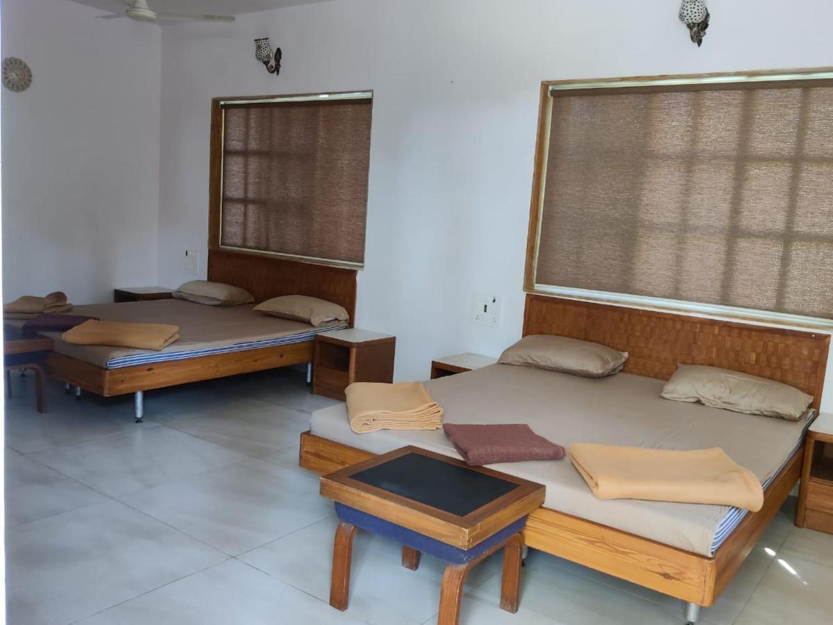 White House Beach Resort, Nagaon Экстерьер фото