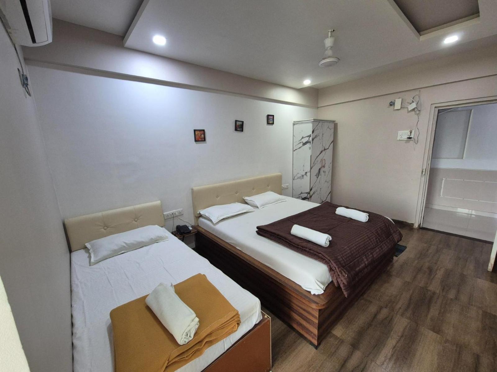 White House Beach Resort, Nagaon Экстерьер фото